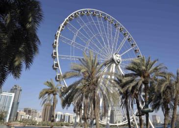 عجلة "عين الإمارات" تنتقل إلى موقعها الجديد في حدائق المنتزه